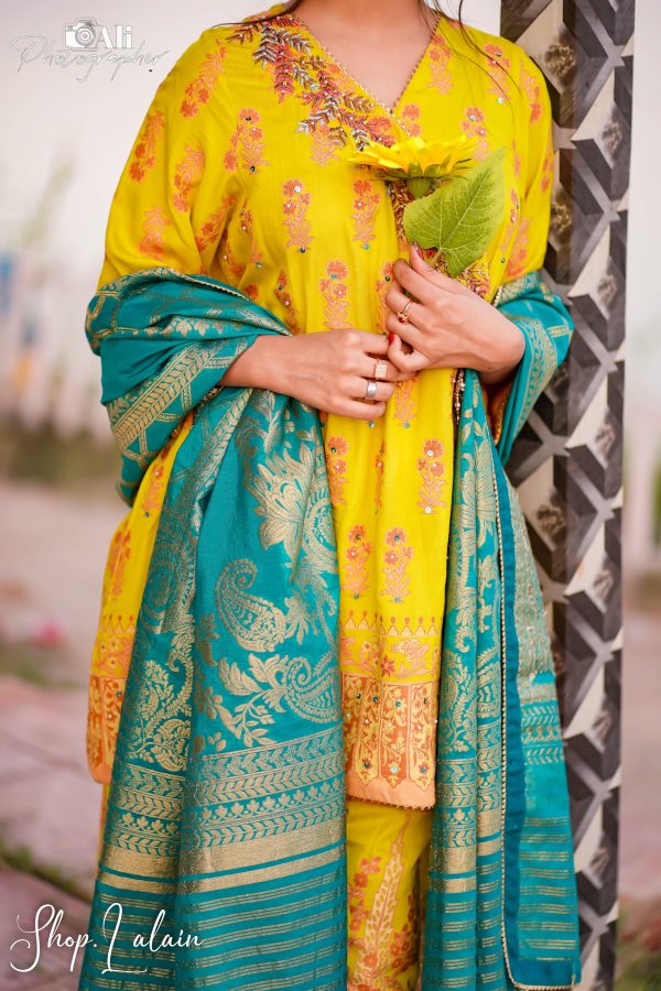 NUR — Three Piece Suit